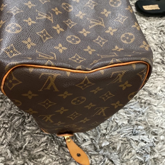 Louis Vuitton Speedy Purse - Picture 6 of 11